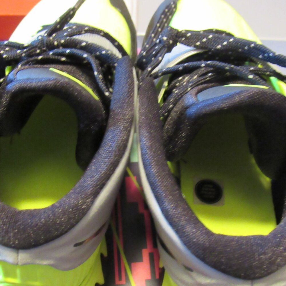 Nike Kyrie 6 Cross (PS) 2.5Y Volt/Black Reflect Silver Barely Worn - Picture 5 of 7
